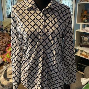 Crown and ivy petite large buttoned up